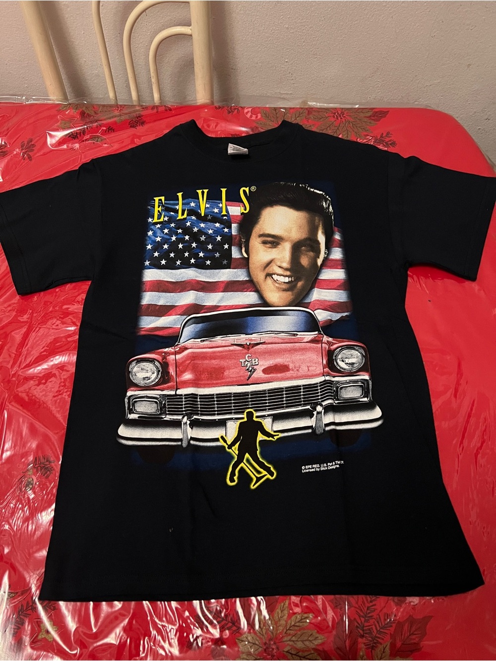 Vintage Elvis Presley Pink Cadillac Graphic Print T-shirt  Gildan Men's Medium